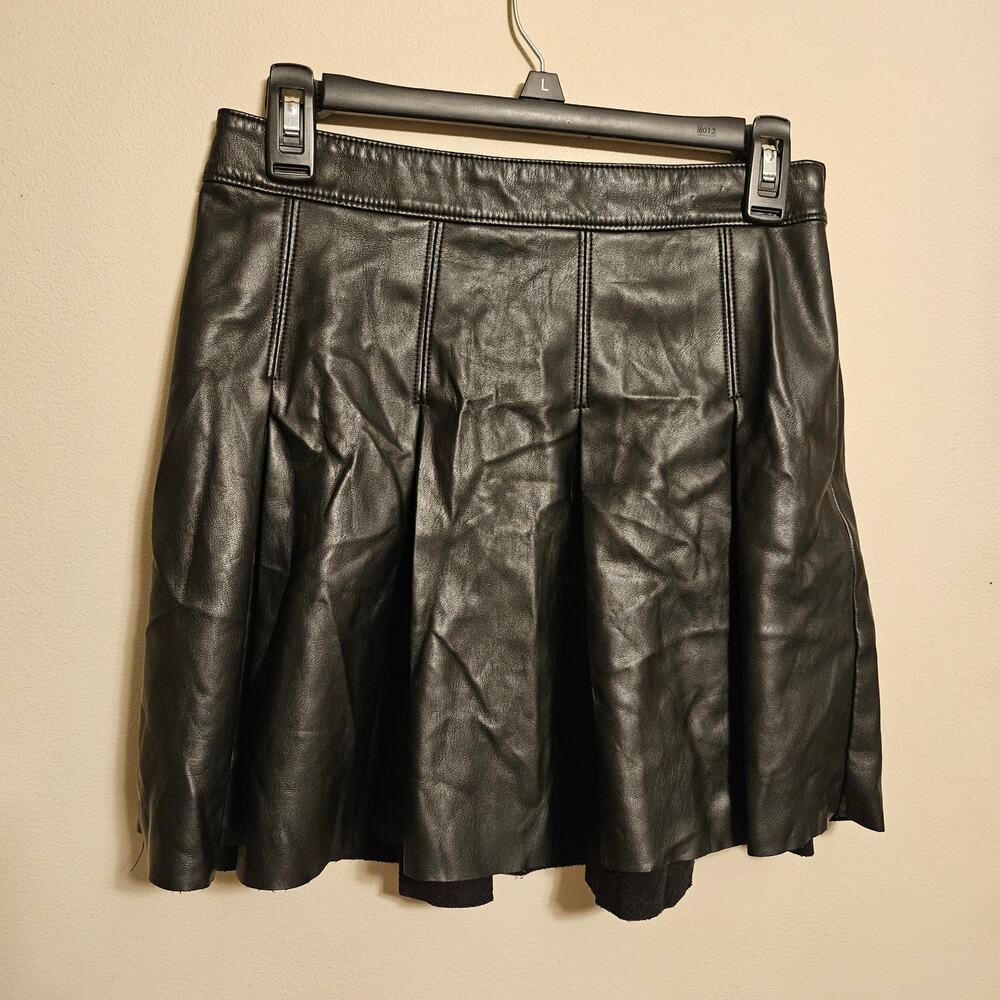 Hollister Ultra High Rise Faux Leather Black Skirt Medium